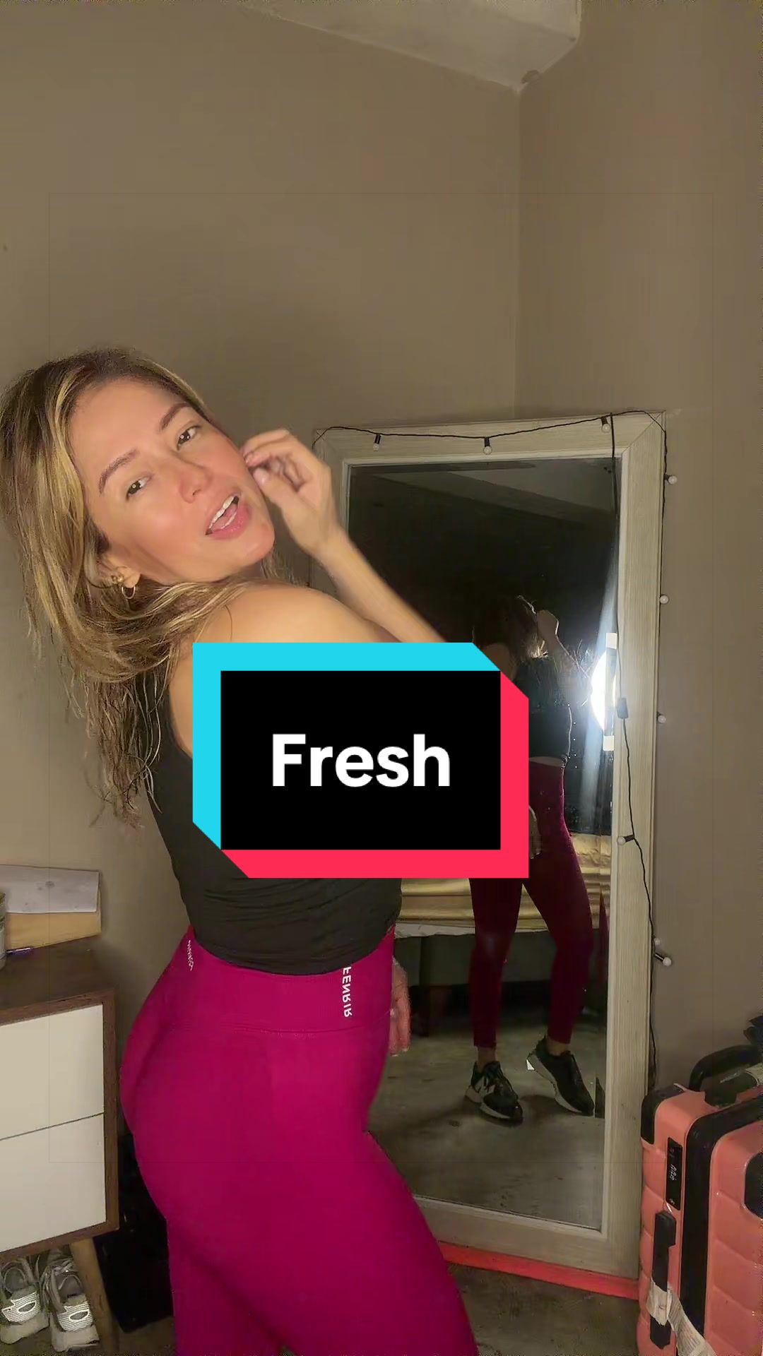 @𝙍𝙤𝙨𝙮 𝙘𝙤𝙡𝙪𝙢𝙗𝙪𝙨