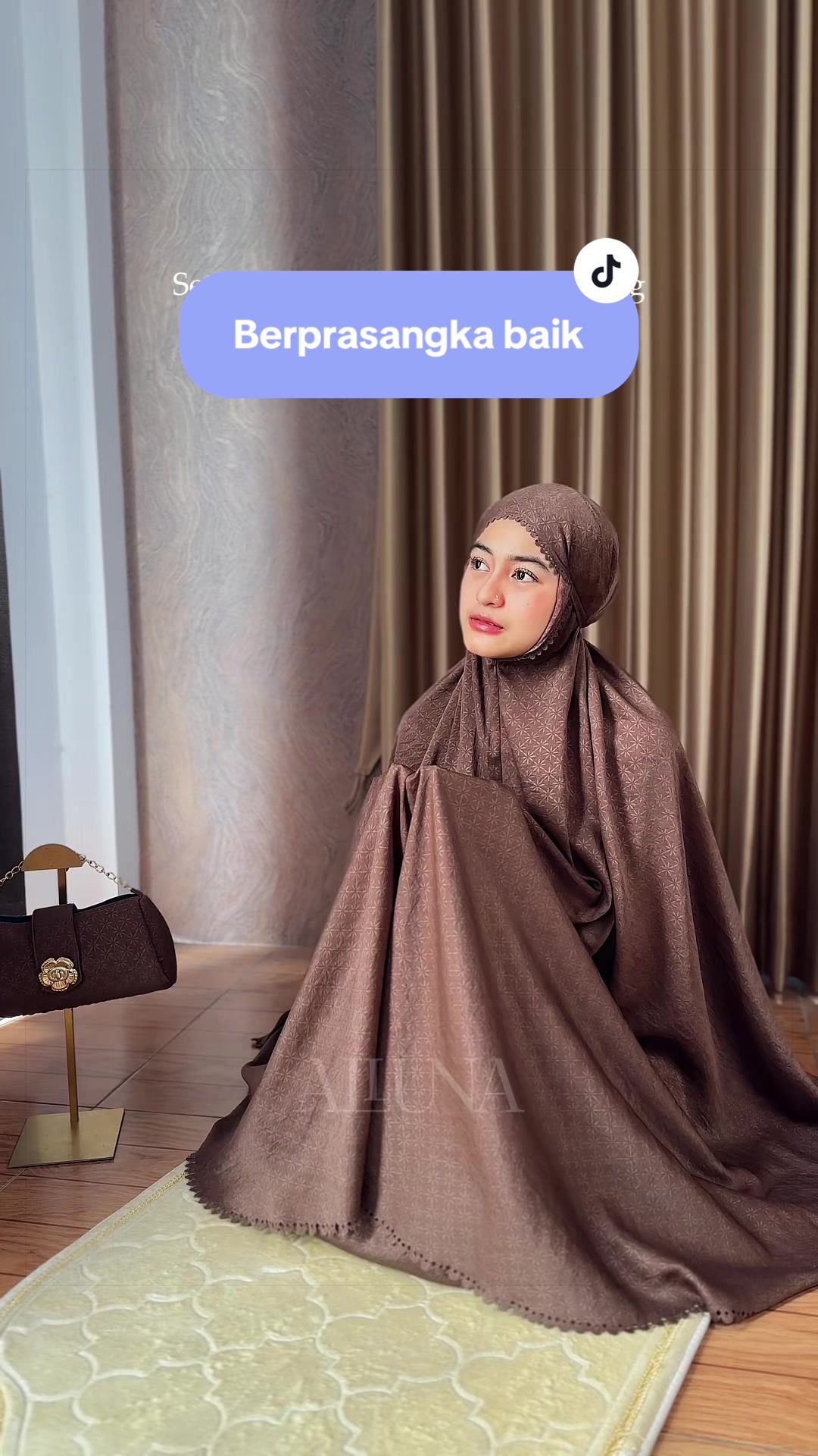 @Alluna