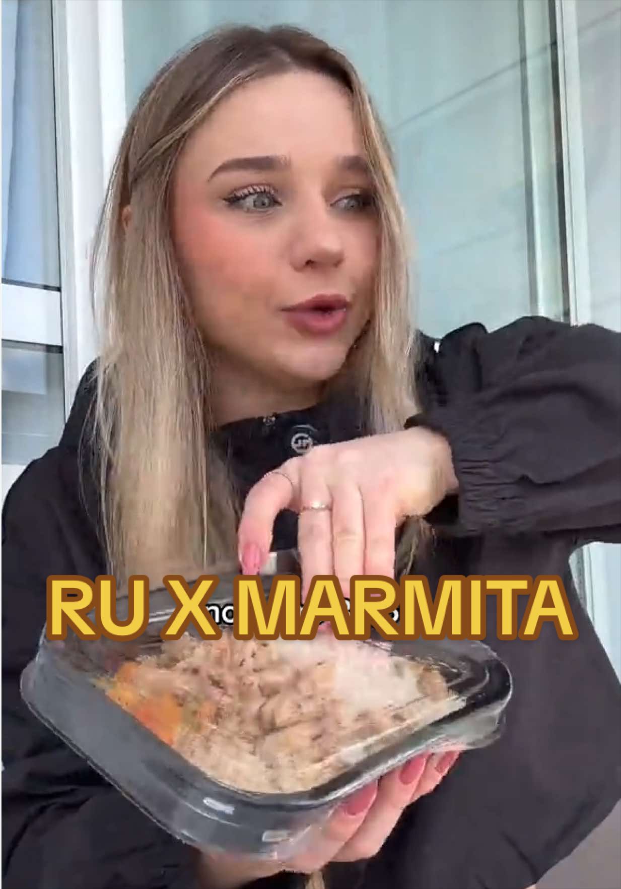 @Larissa 🍉 menina do RU