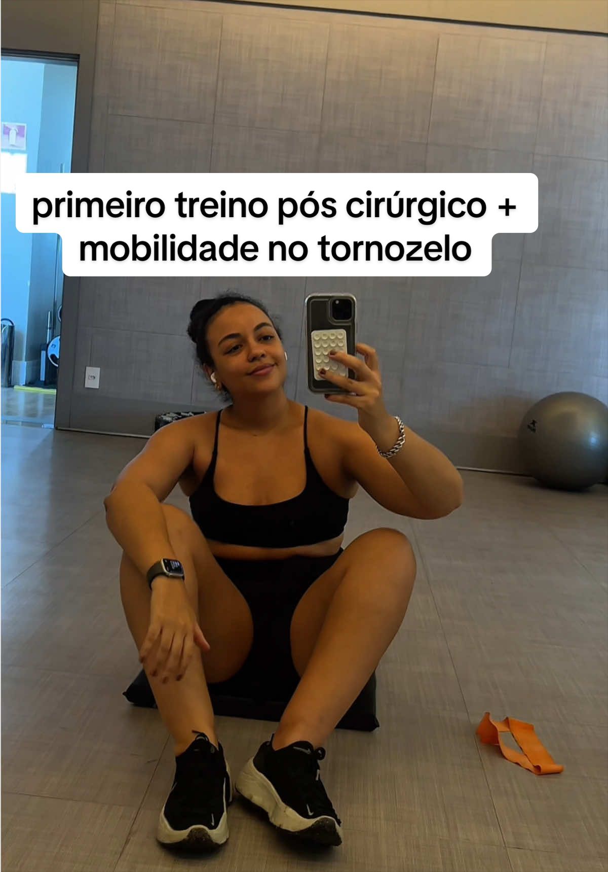 @naiara azevedo