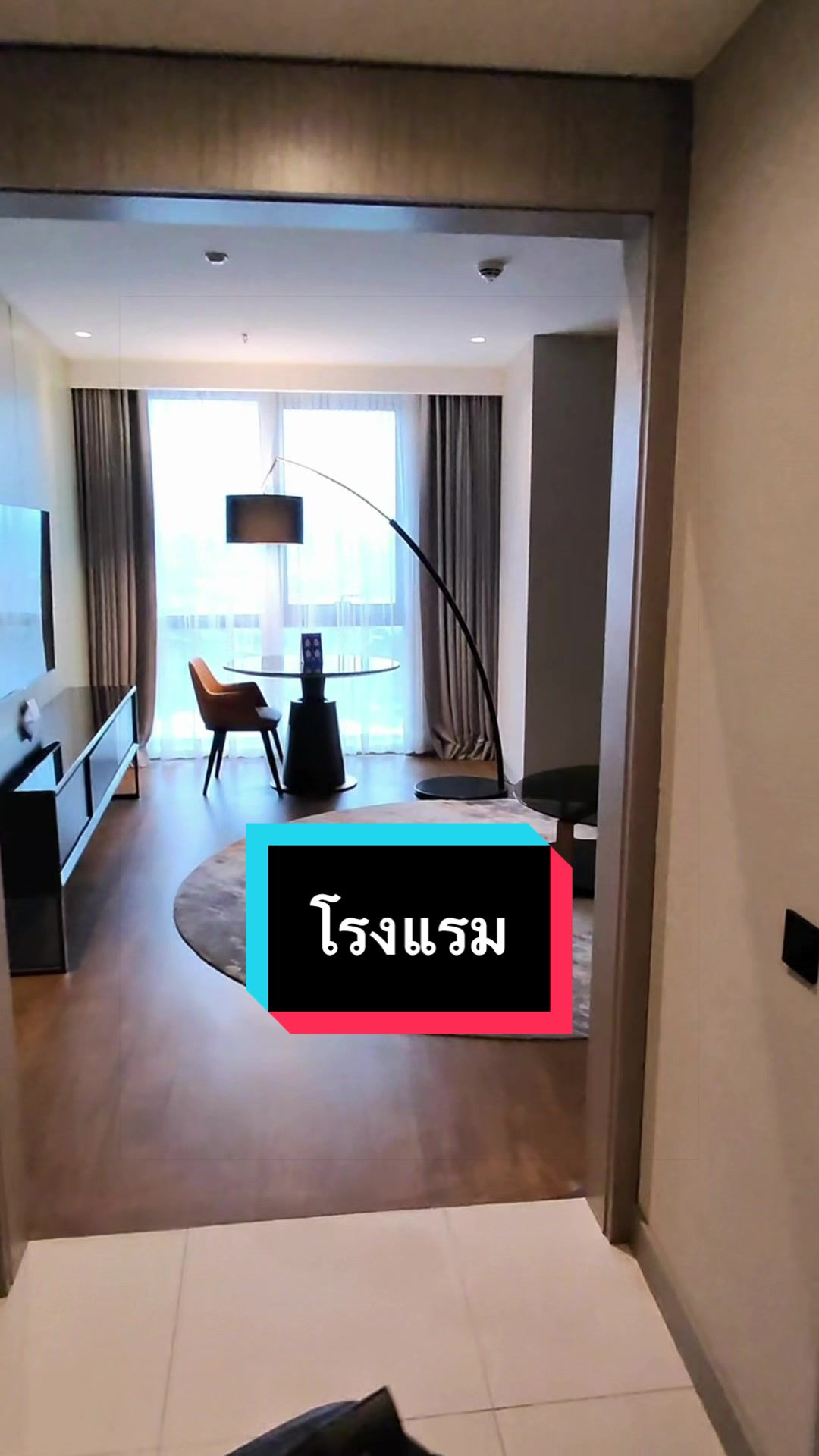 @กัปตันพสุ ที่ตอบเม้นจนนิ้วล็อค
