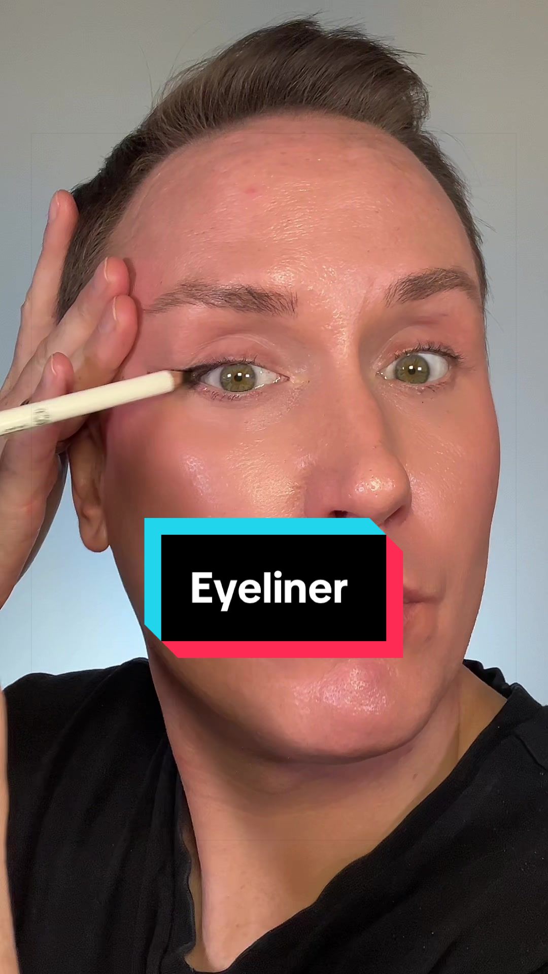 @Mister.makeupartist (Trevor)