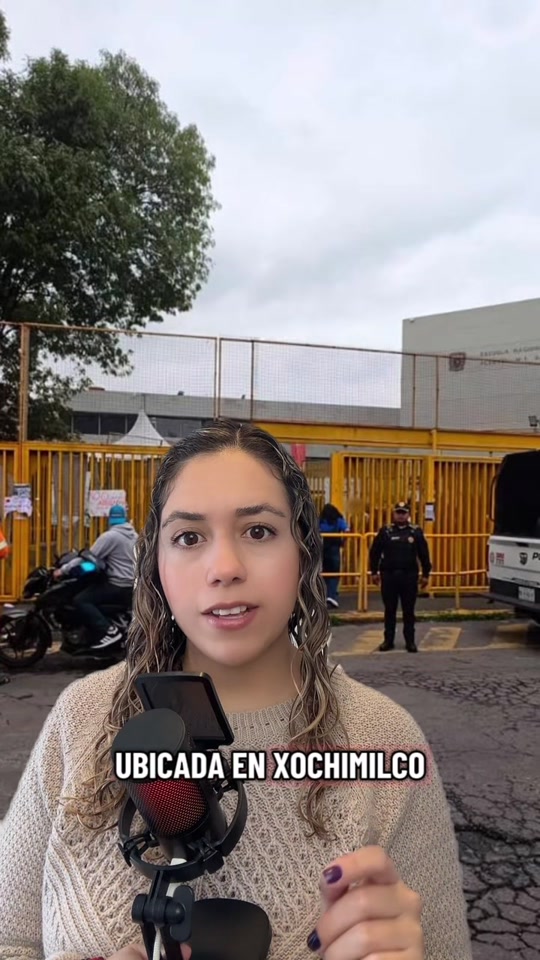 @Ximena con X