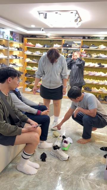 @Auth Sneaker ร้านรองเท้าของแท้
