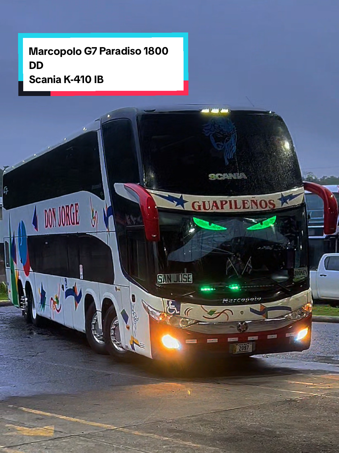 @Costa Rica sobre ruedas 🚌🇨🇷