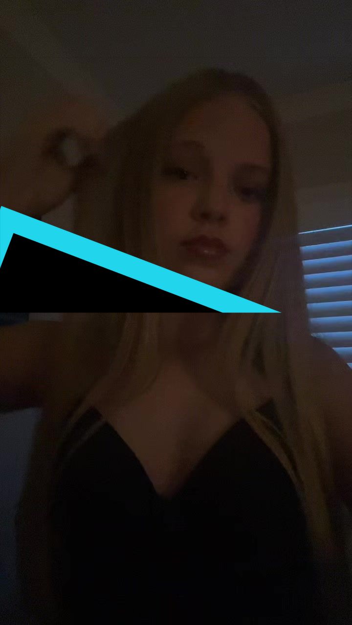 @tillywallis