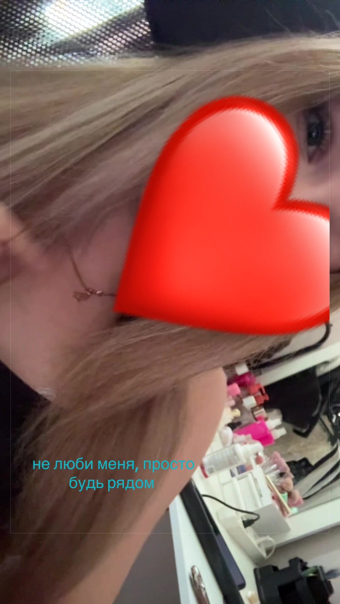 @vikkyqsqw