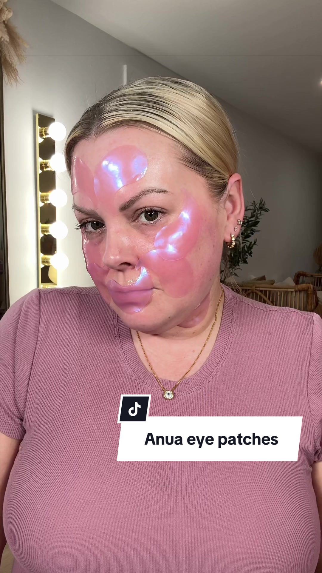@SELENA &bull; Makeup Artist