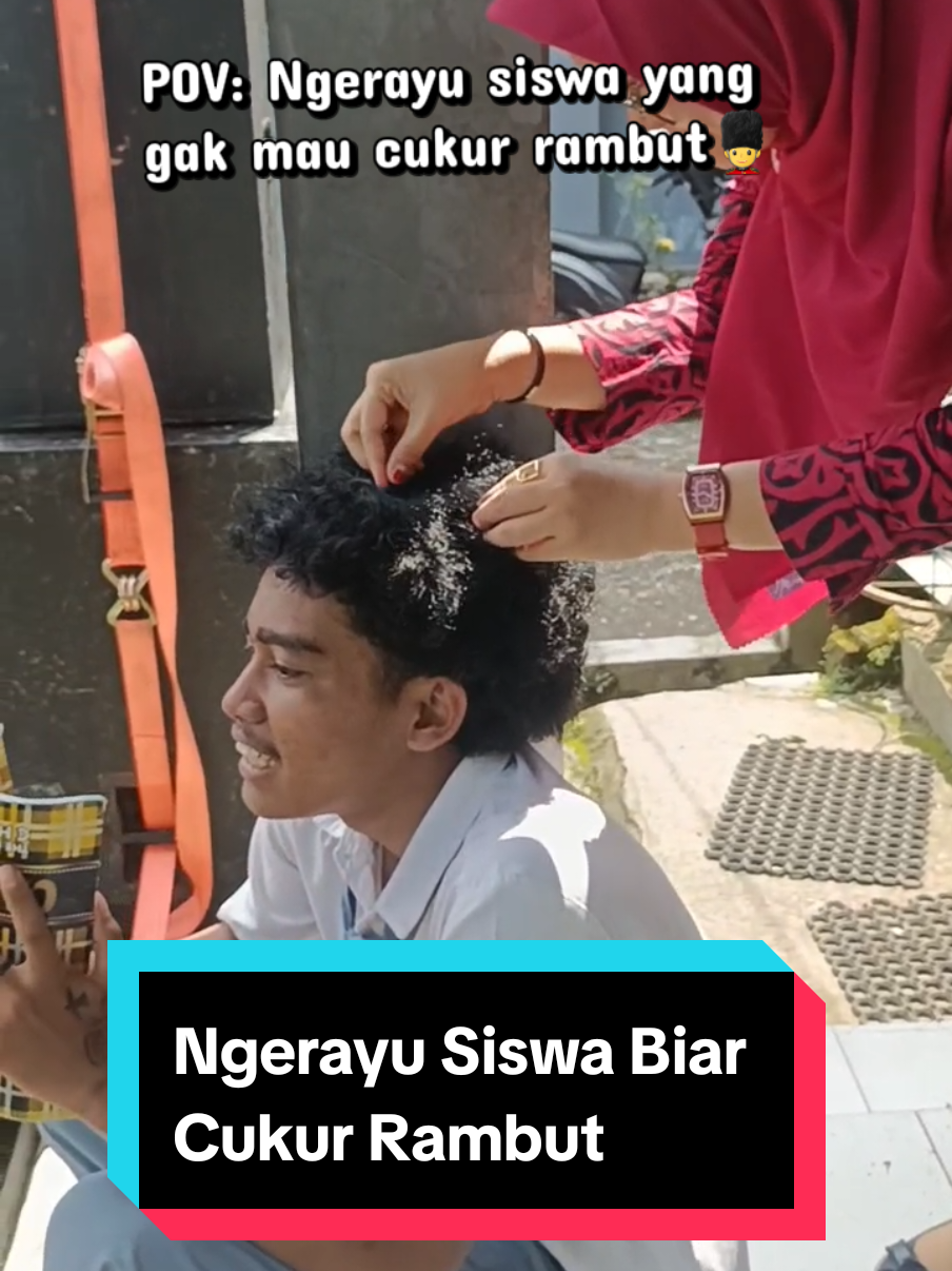 @Galeri Bu Ni di Sekolah