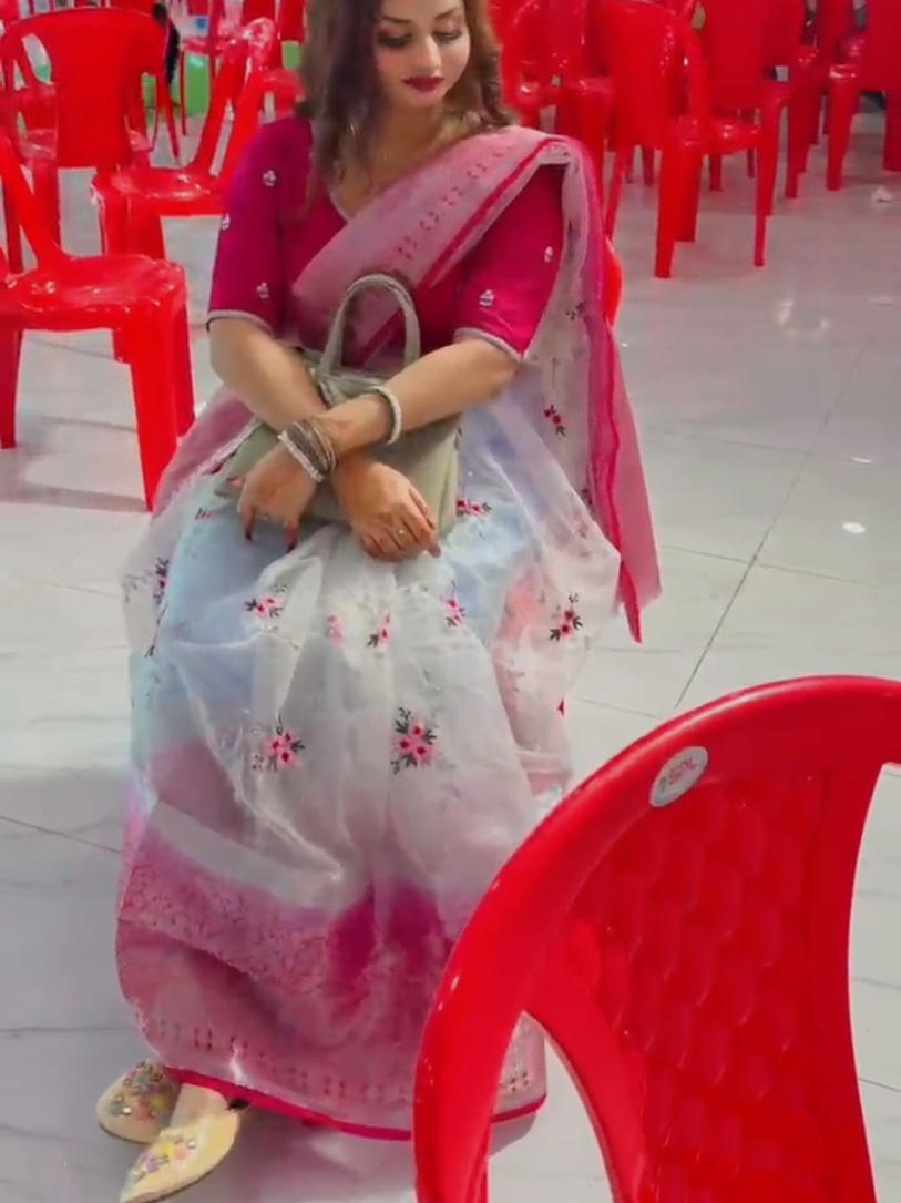@इलियान्सी मुखिया CinDeRelLa🧚✨