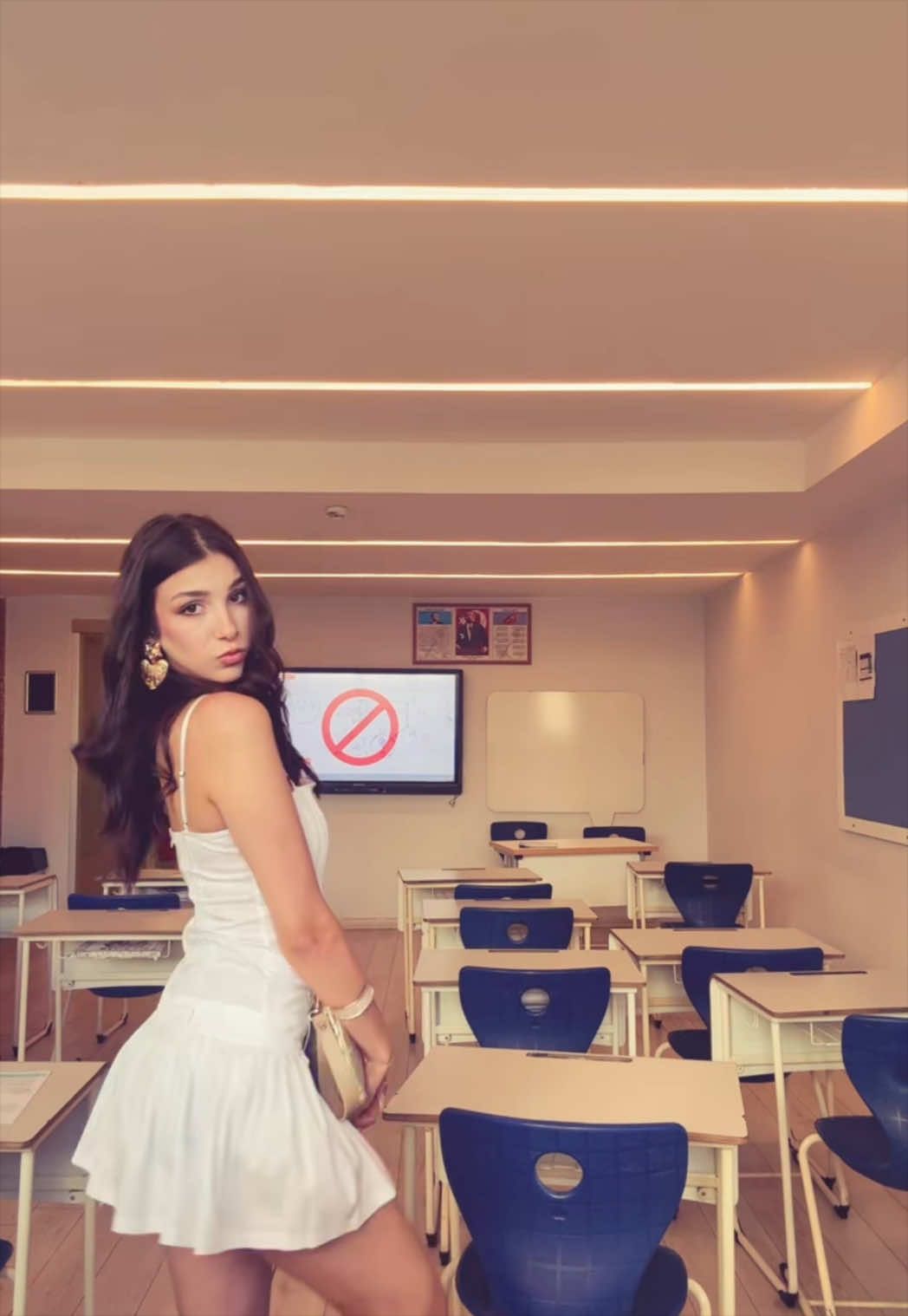 @Asya Akmaz