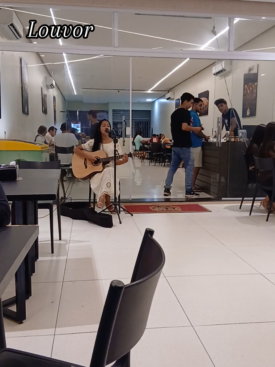 @Lia Barbosa Viana