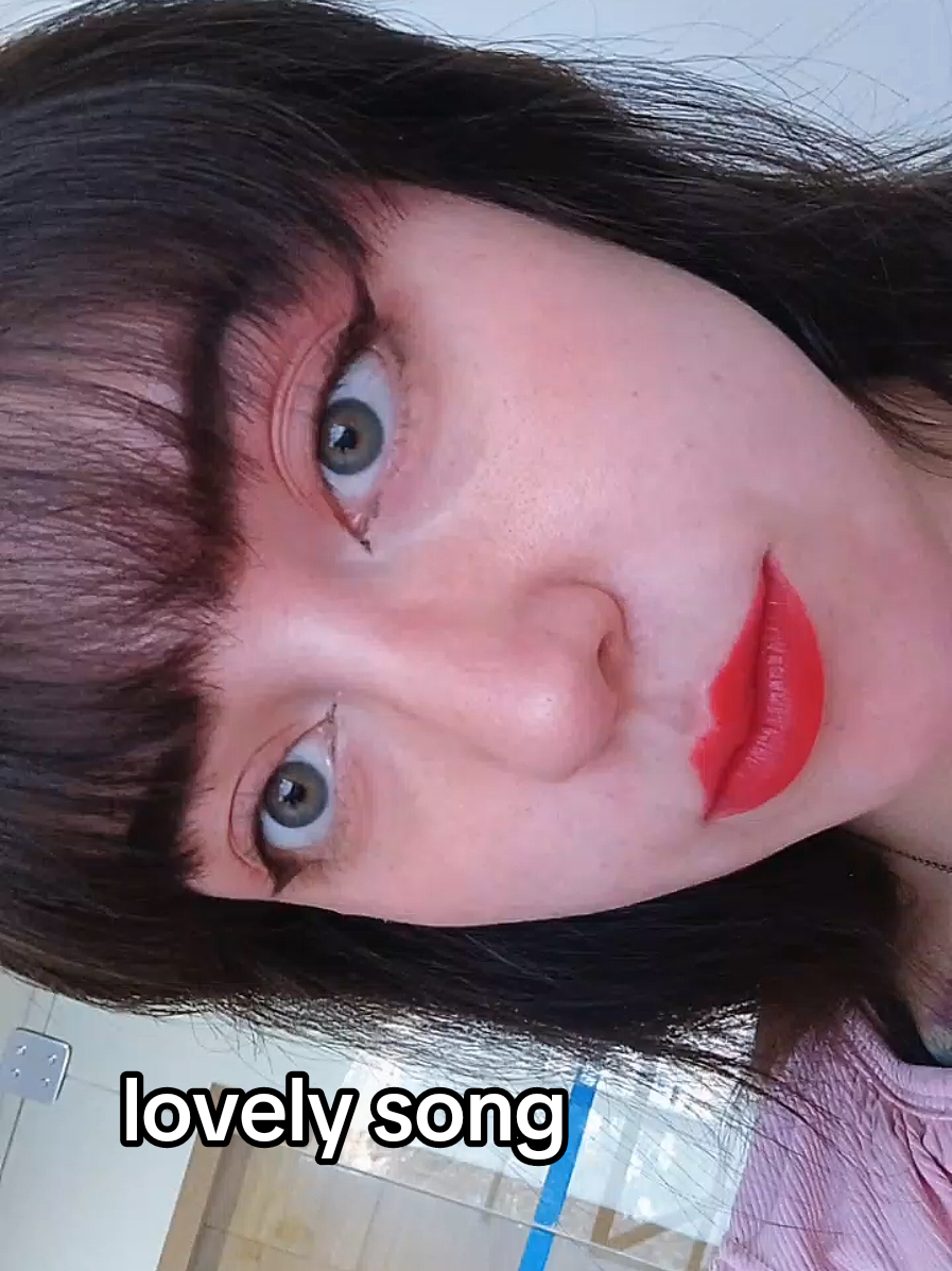 @StrawberryCake🇧🇴