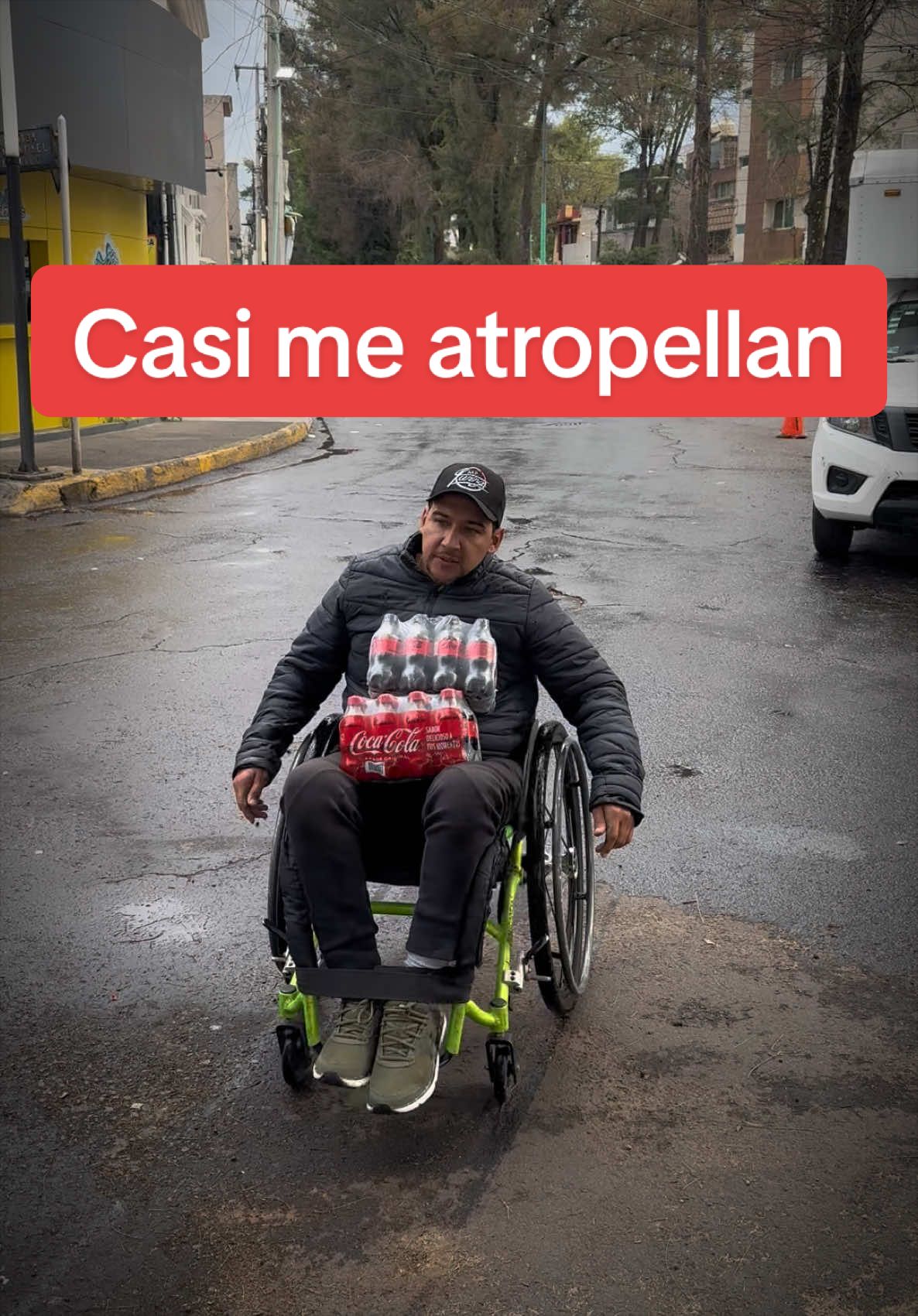 @Luisito con su silla