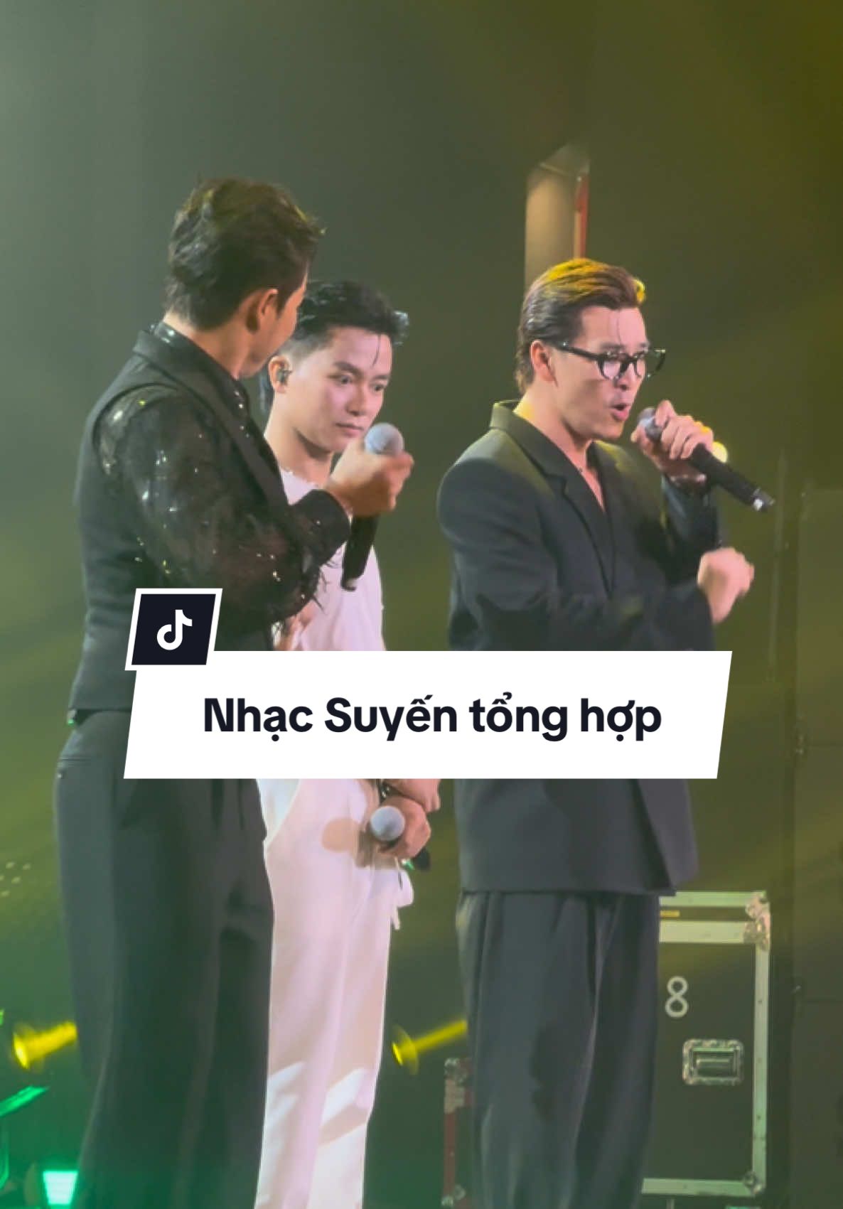 @S&aacute;ng đi chụp tối đi show