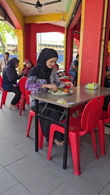 @Cik Roses 🌹