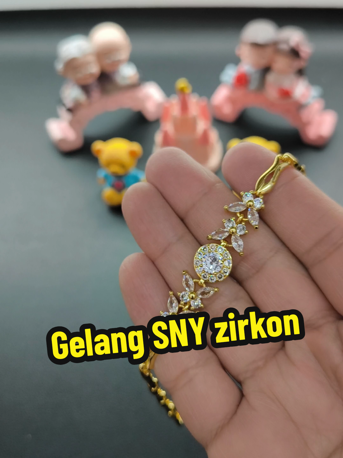 @FashionForUshop