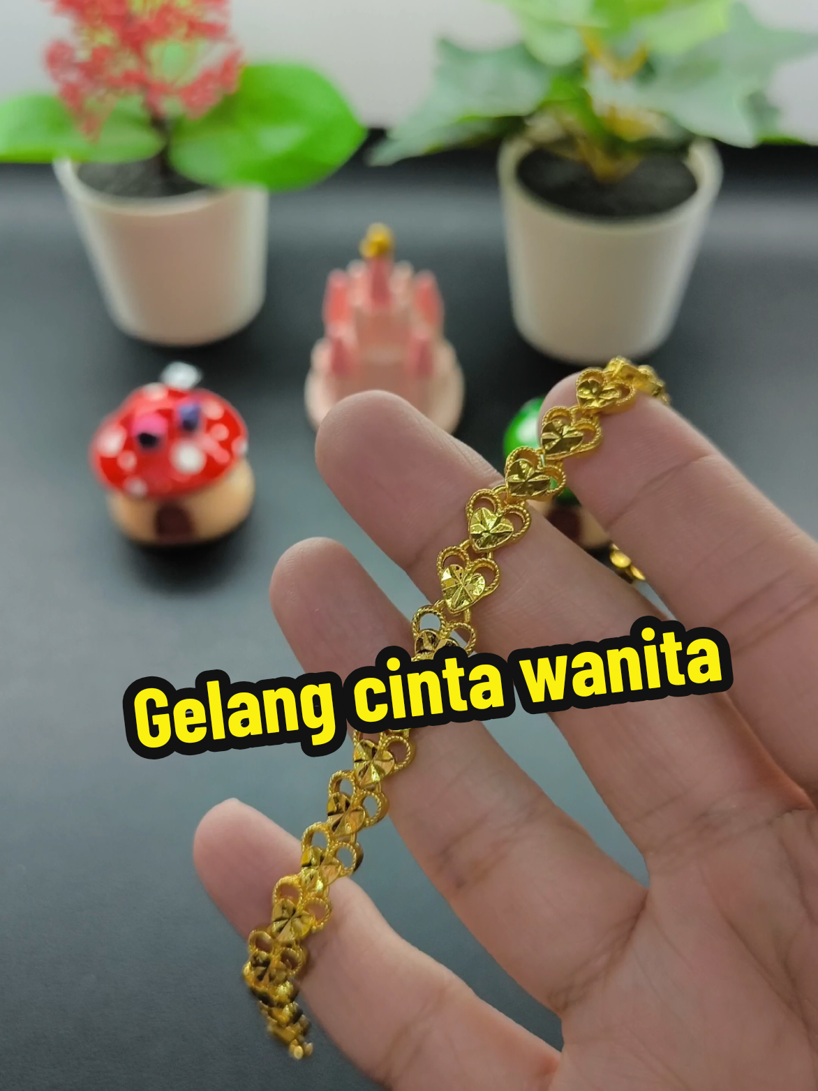 @FashionForUshop