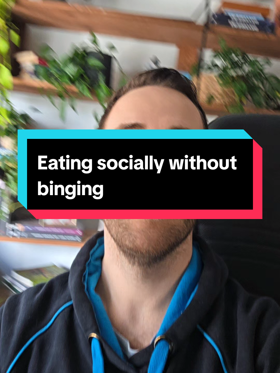 @travismurrells_
