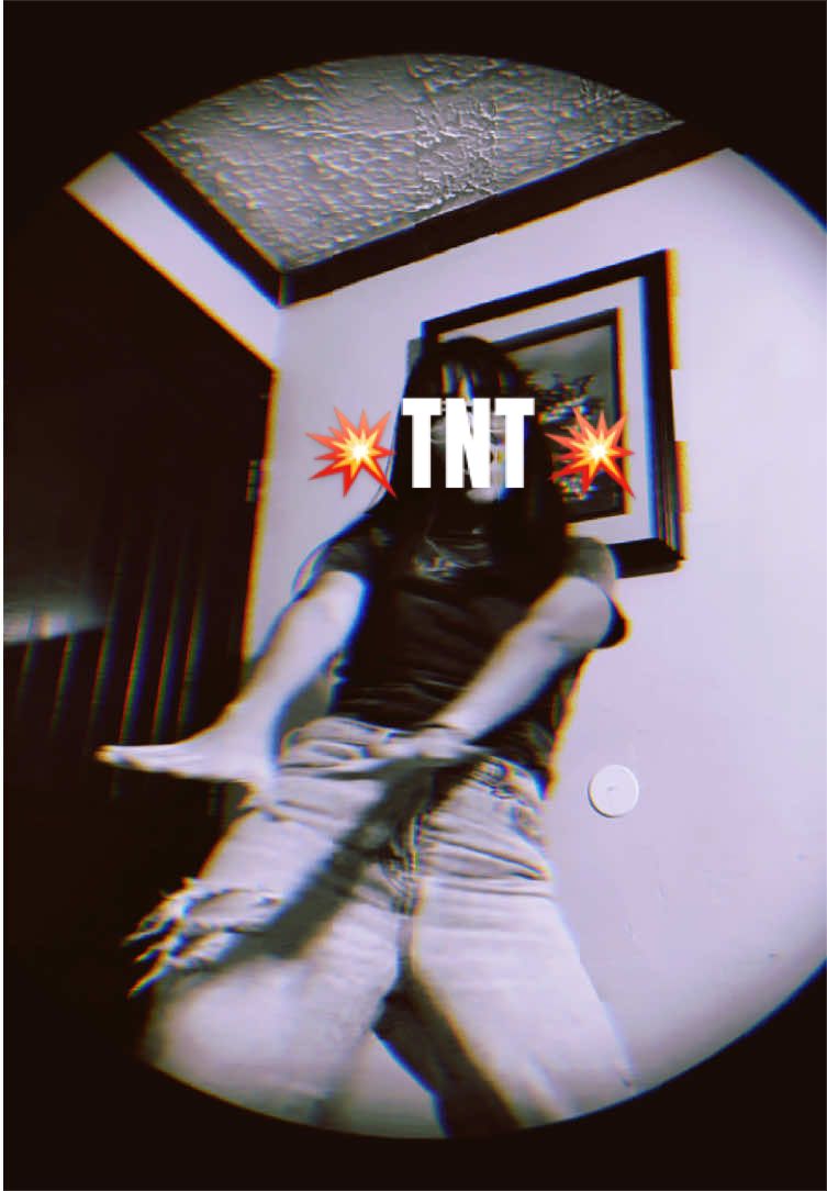 @elliesannd