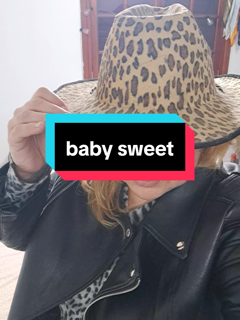 @ADRI_ BEY