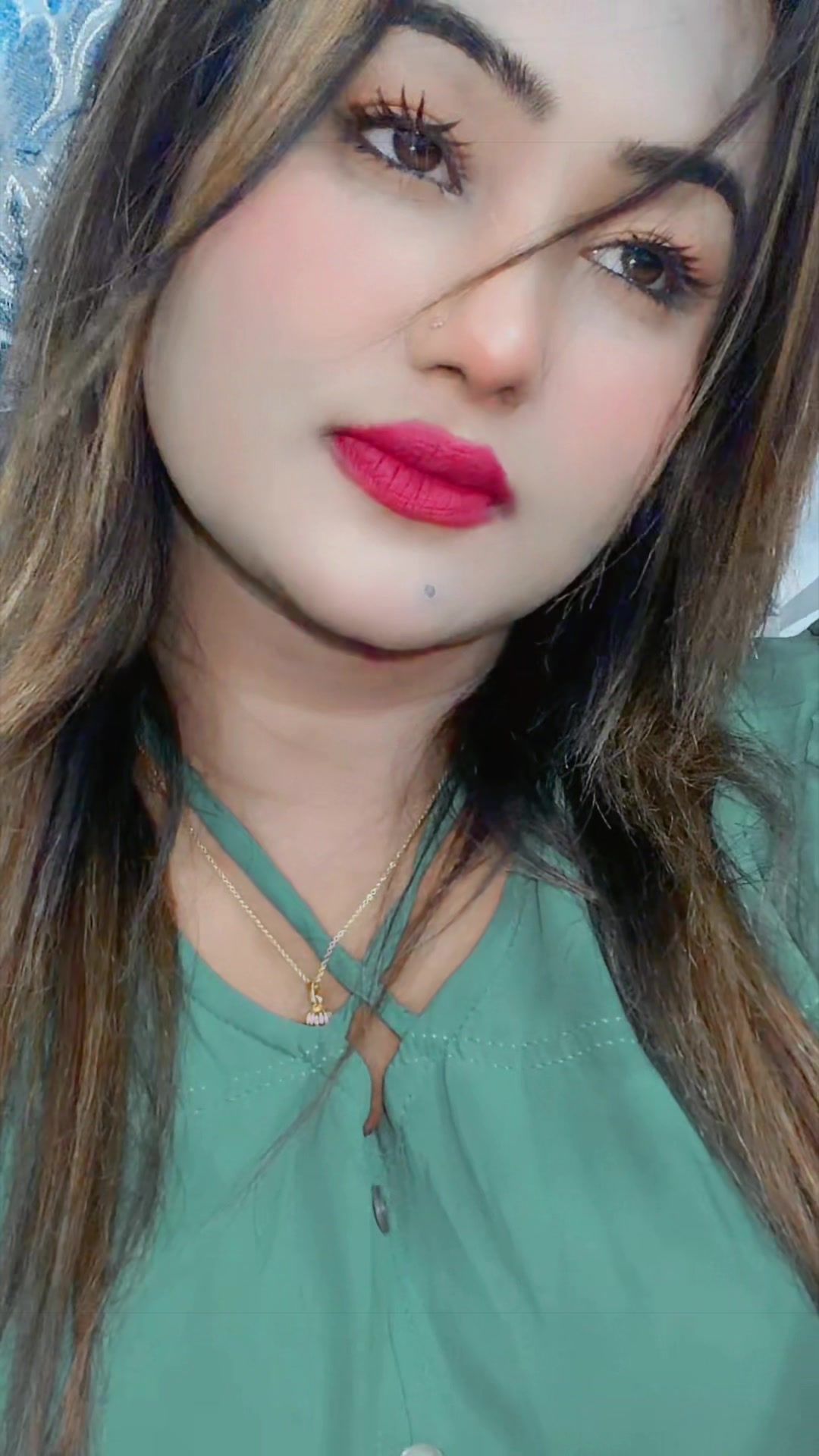 @Riyamoni