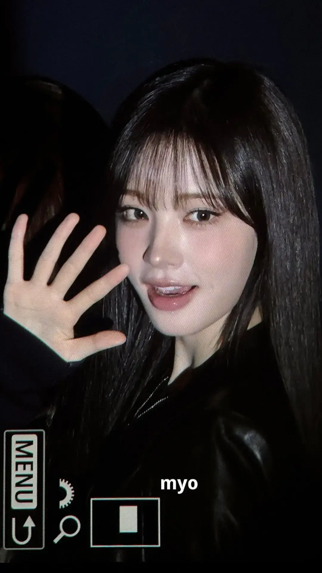 @Ne><