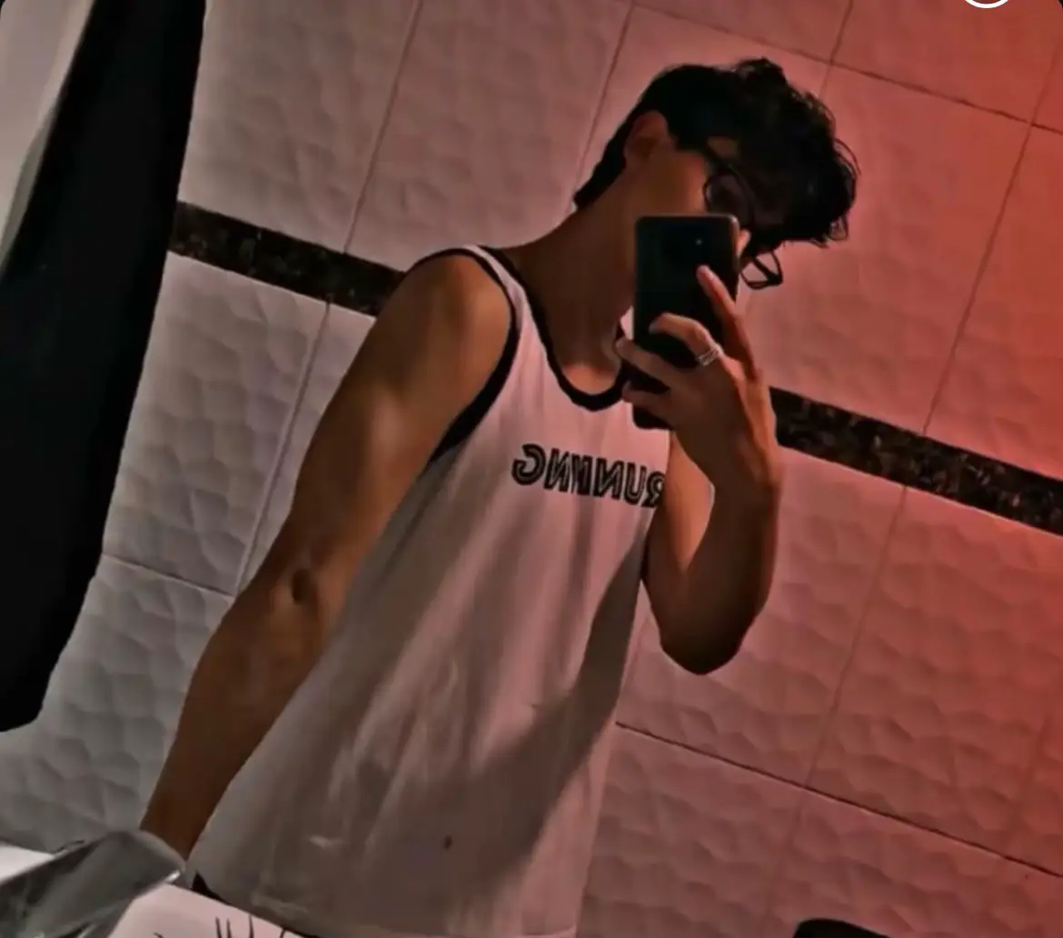 @𝑻𝒉𝒐𝒎𝒊🕷️