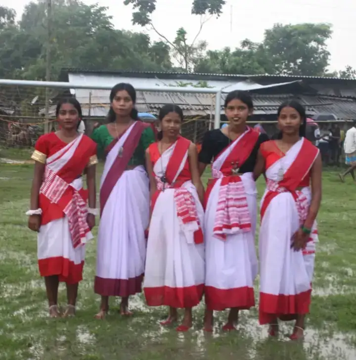 @আদিবাসী মেয়ে 😉🥰😛