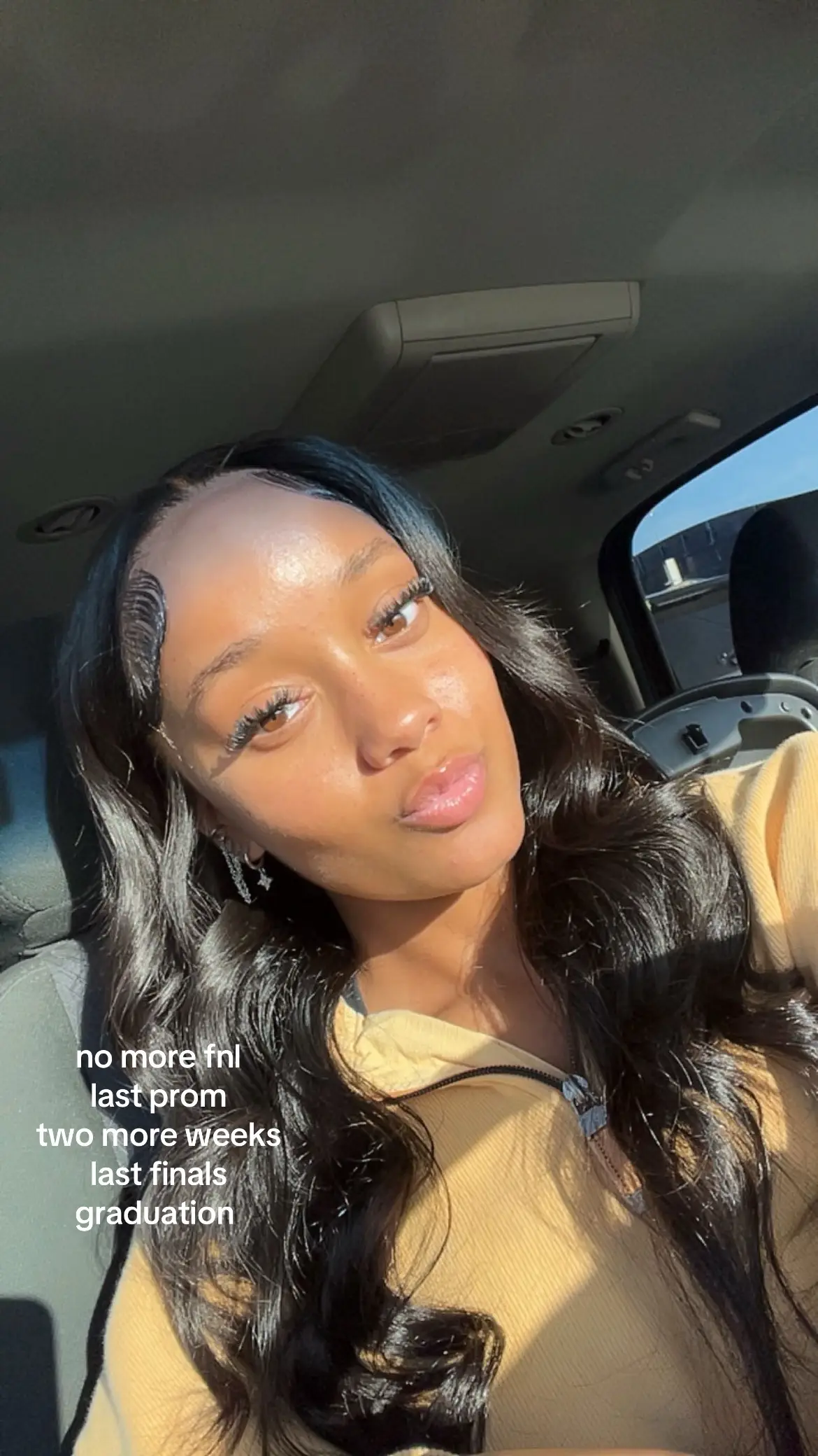 @😅