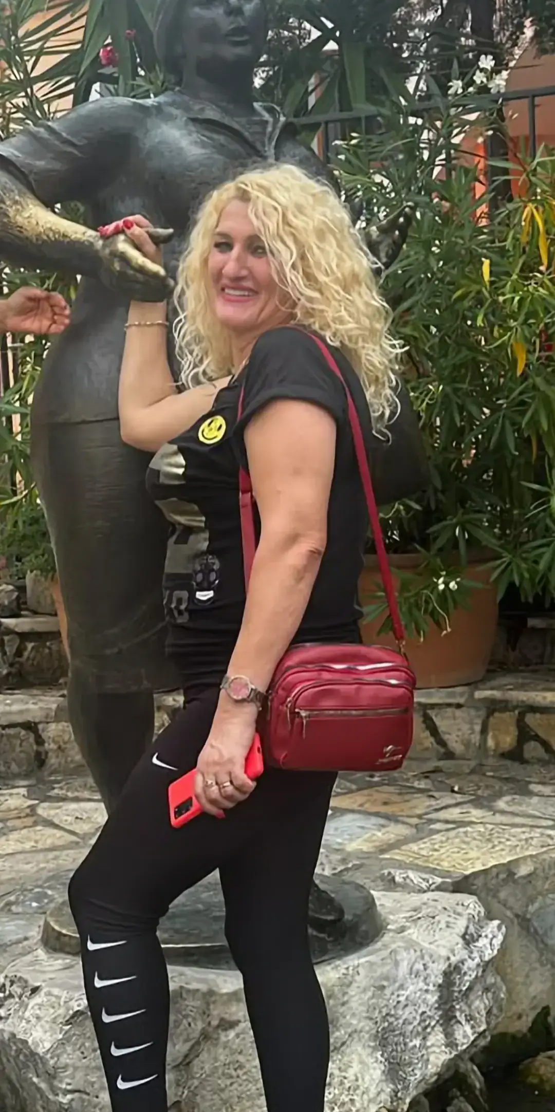 @valbona