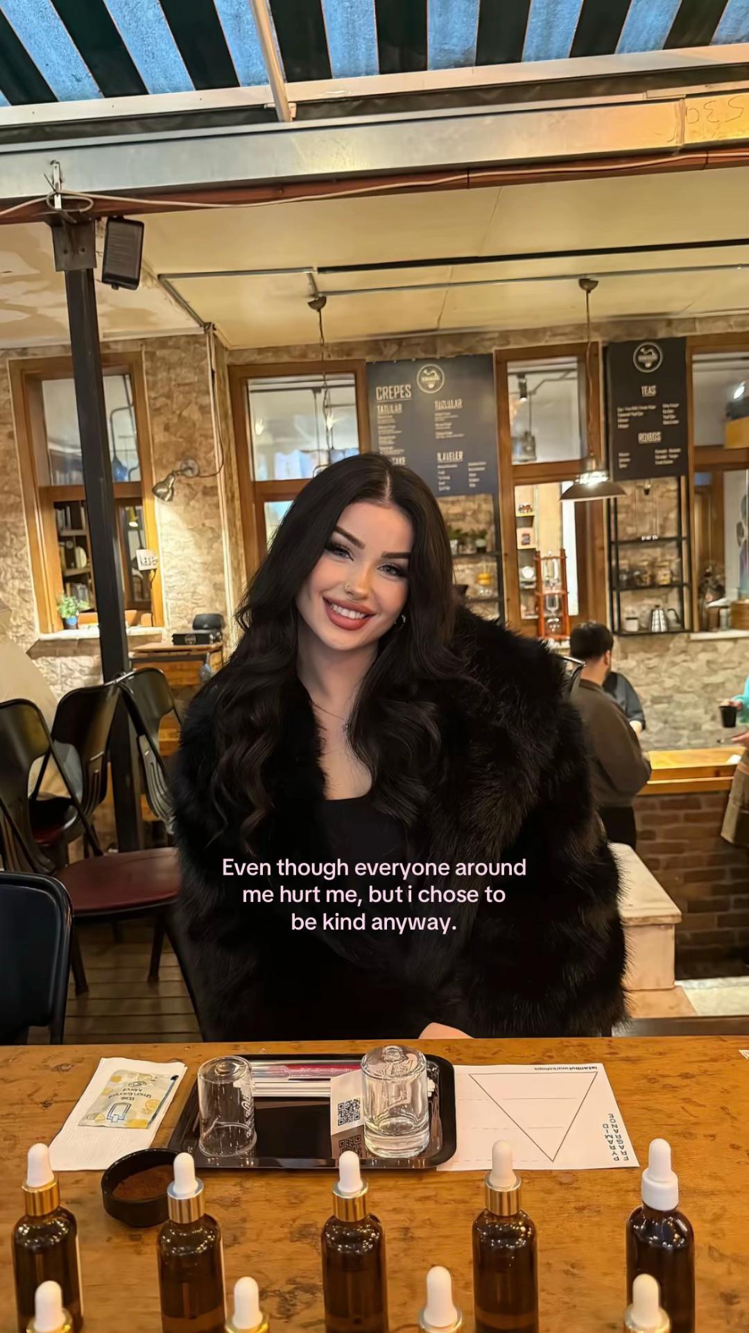 @🖤