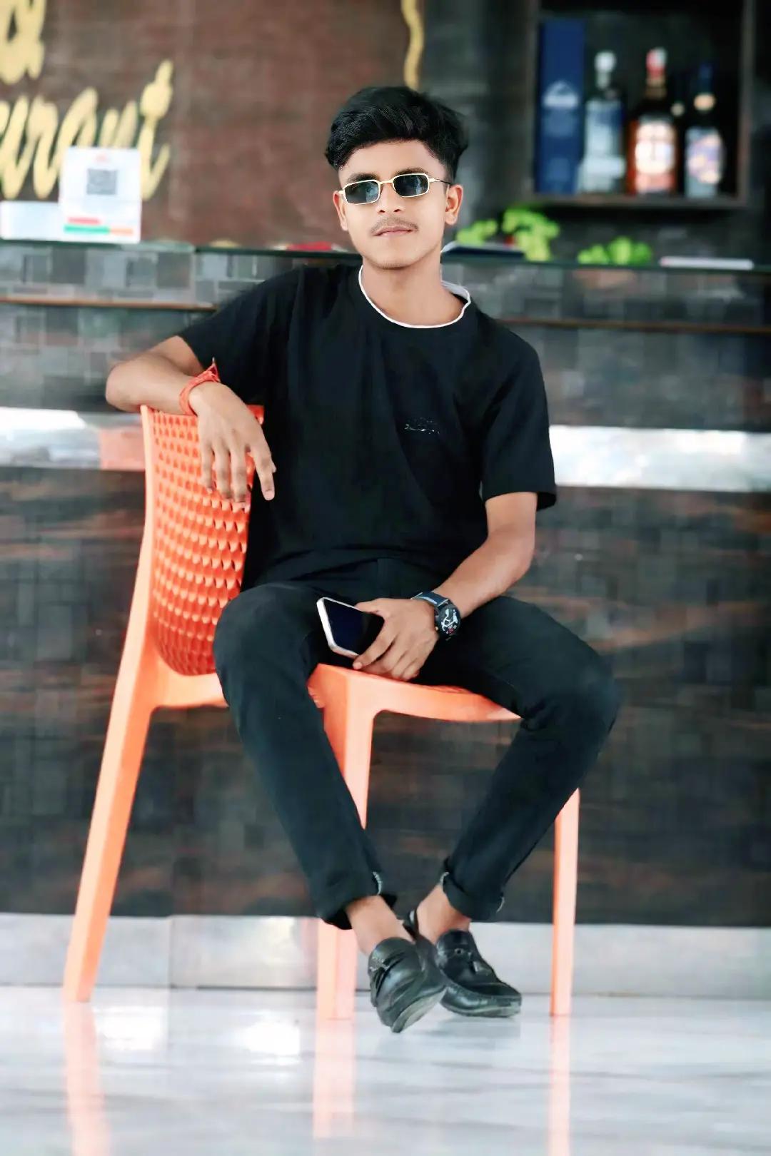 @@𝕊𝕙𝕚𝕧𝕧𝕧_𝕩😎⚡❤️🩹