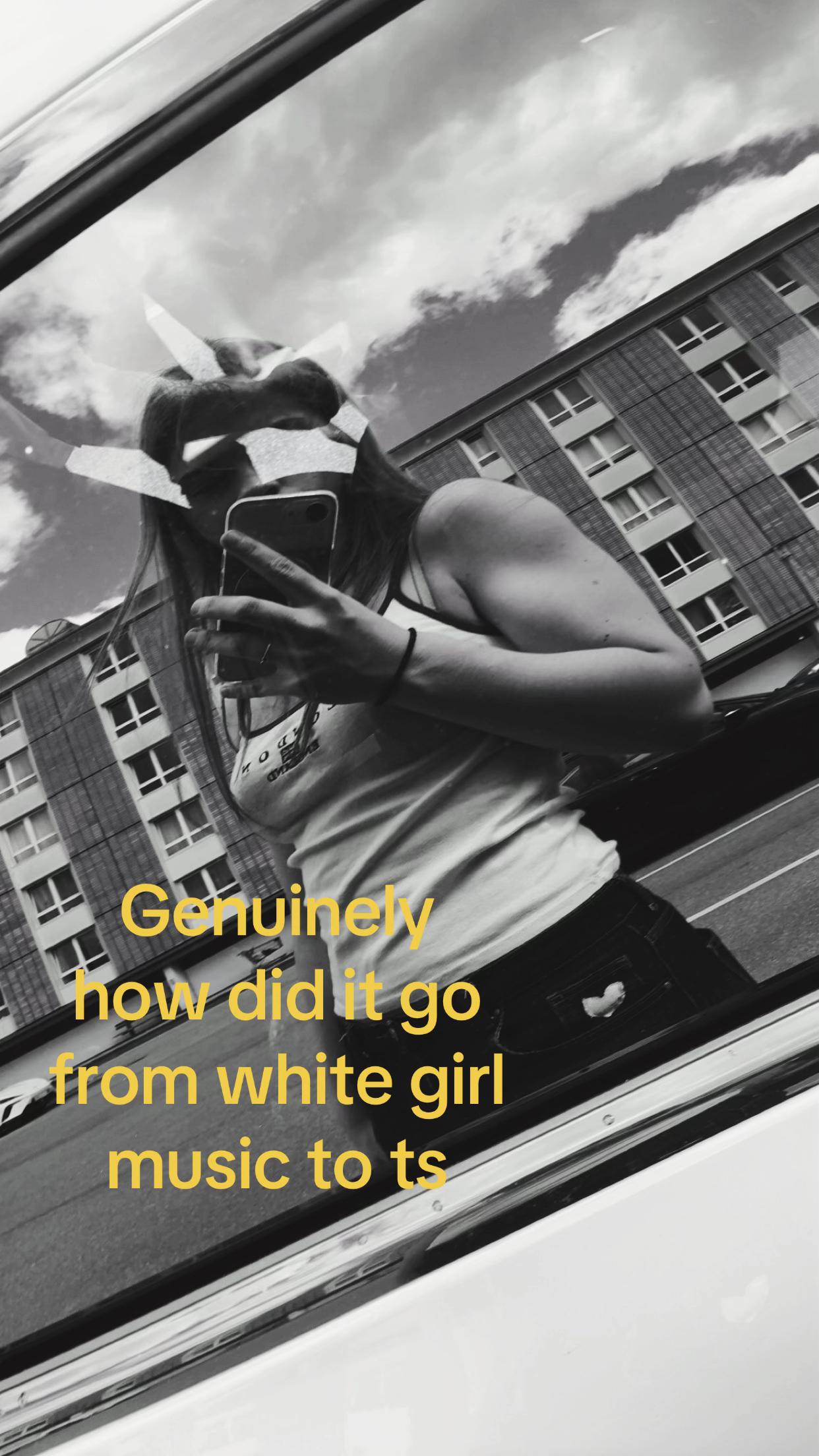 @LARA RAARUP
