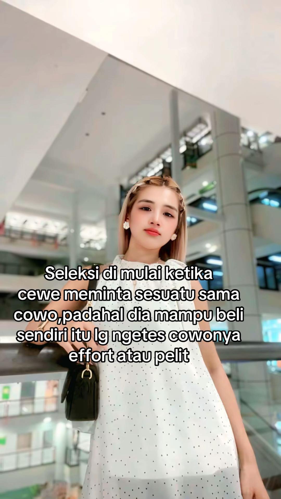 @👑𝙌𝙐𝙀𝙀𝙉𝙇𝙔👑