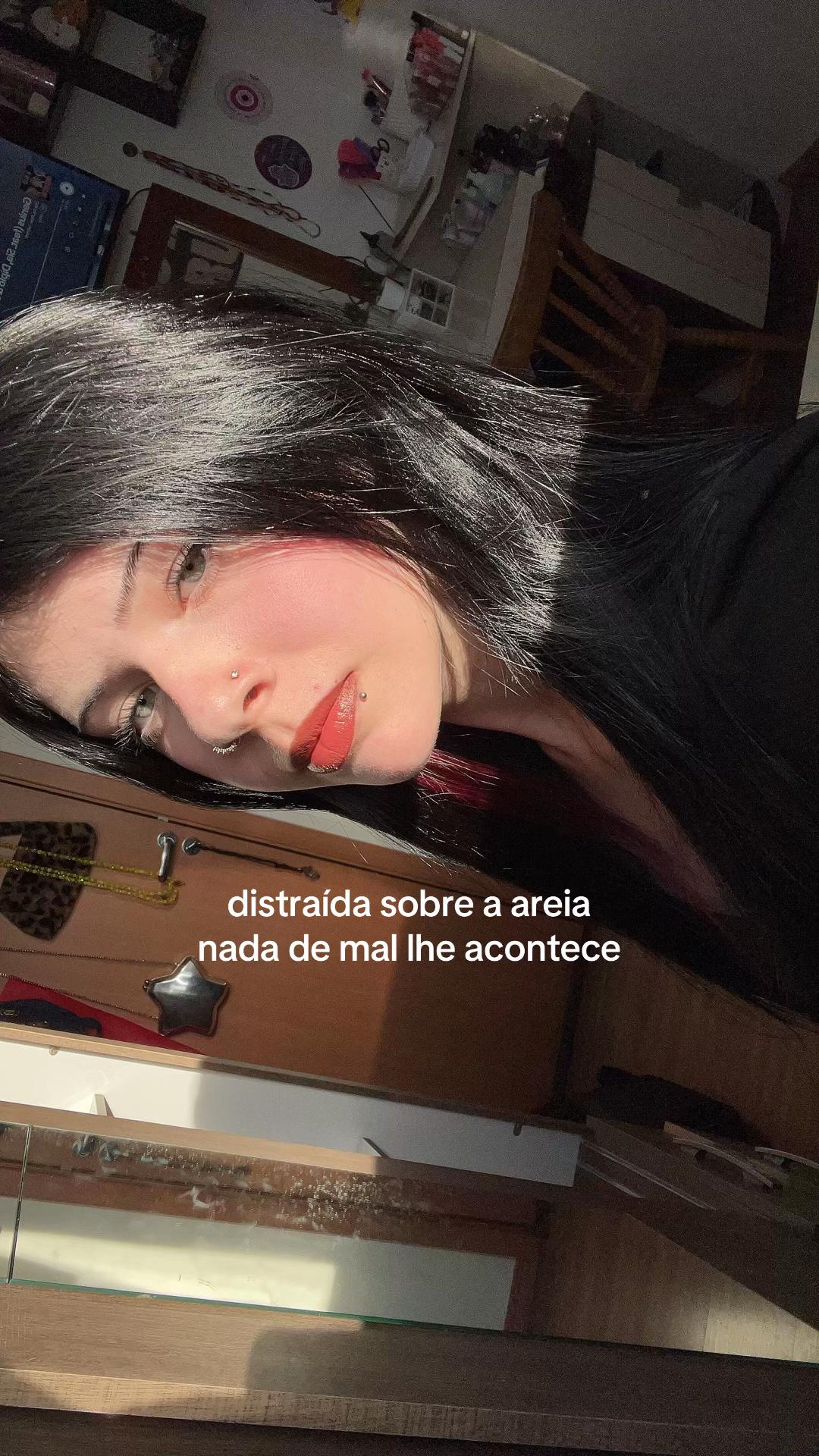 @letícia ✮⋆˙☭