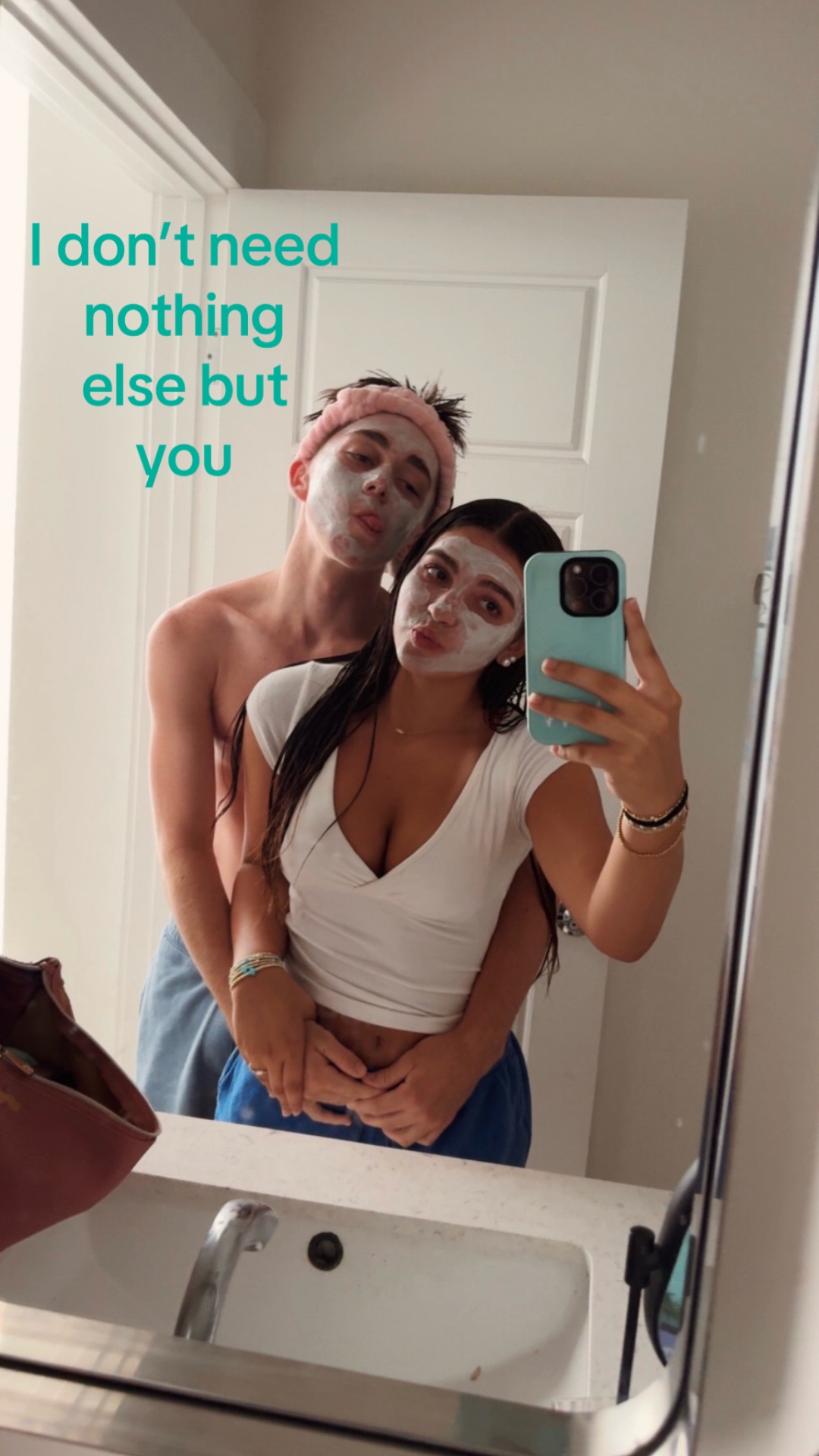 @🐼
