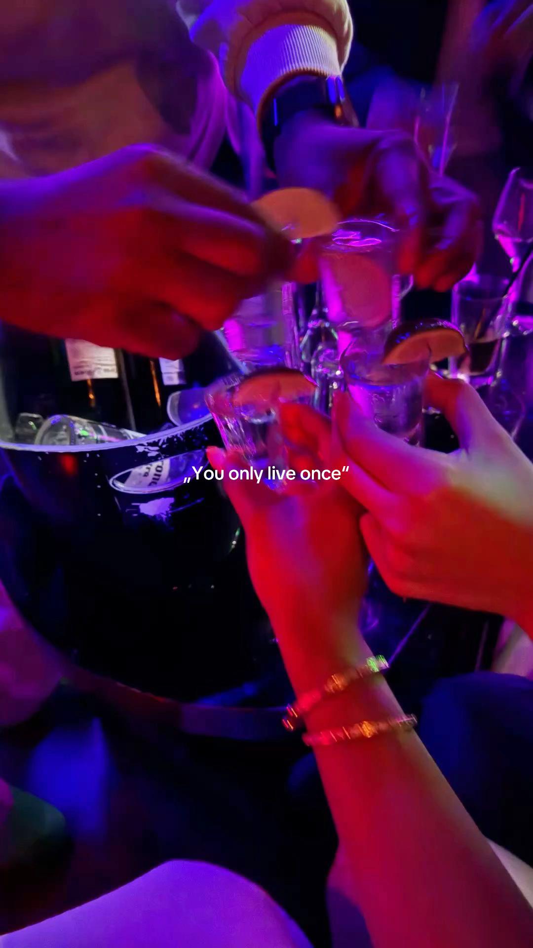 @𝒞𝒽𝒶𝓇𝓁𝒾𝓃𝑒