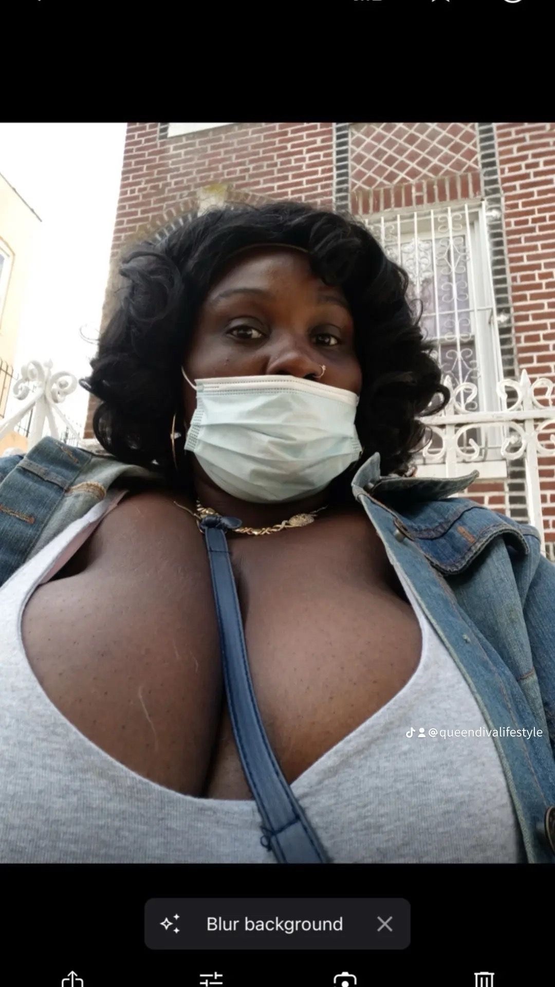 @Queenquana:Wig Influencer