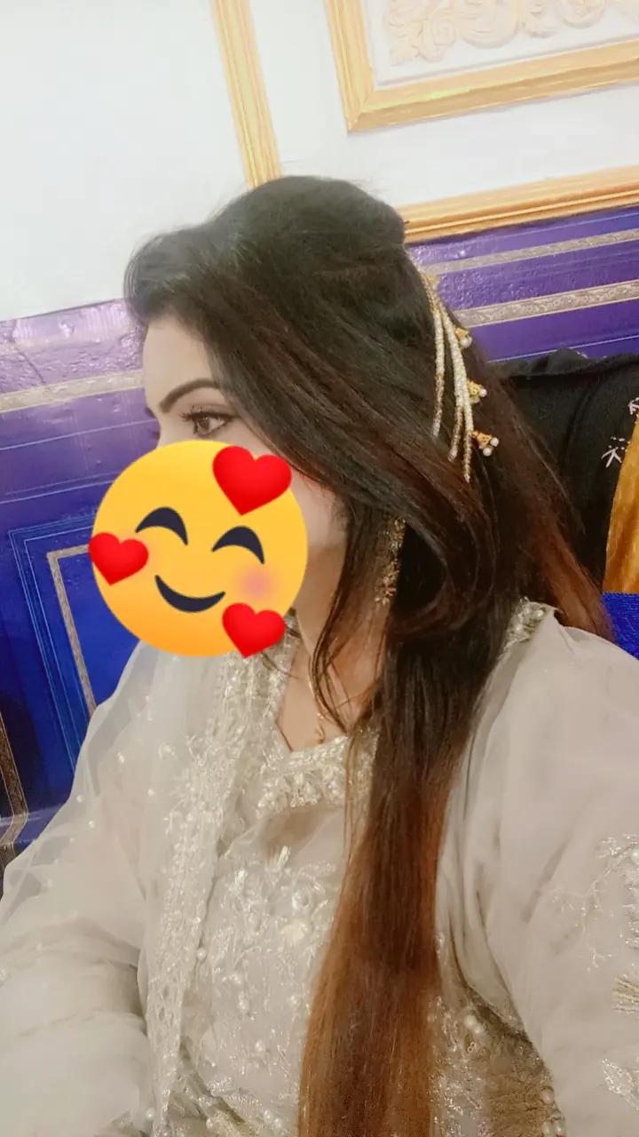 @Roshani_روشنی ✨