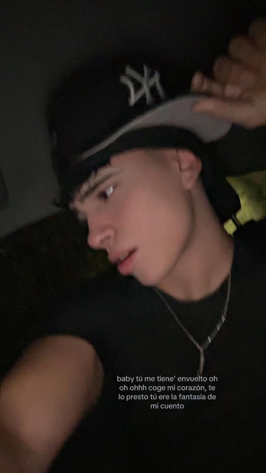 @aleeslr