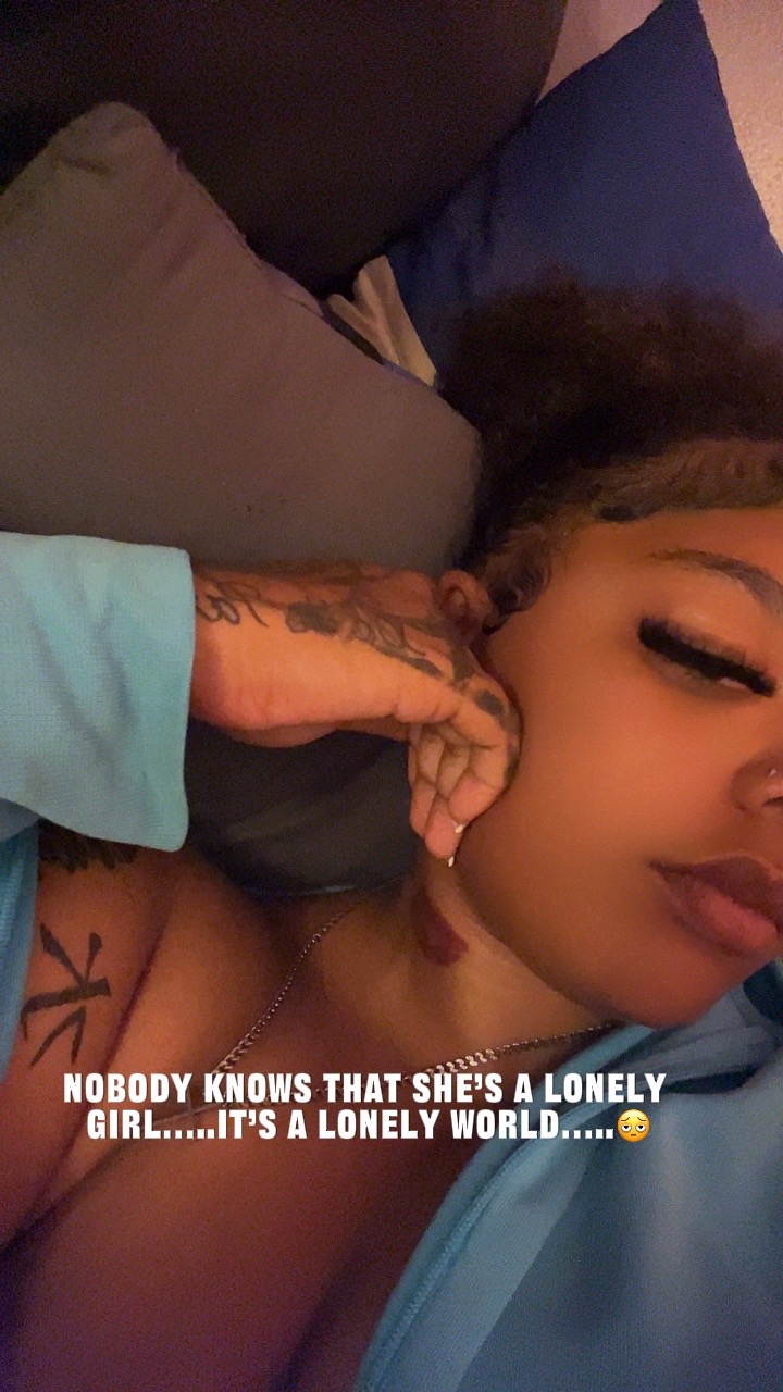 @thelyssarayne