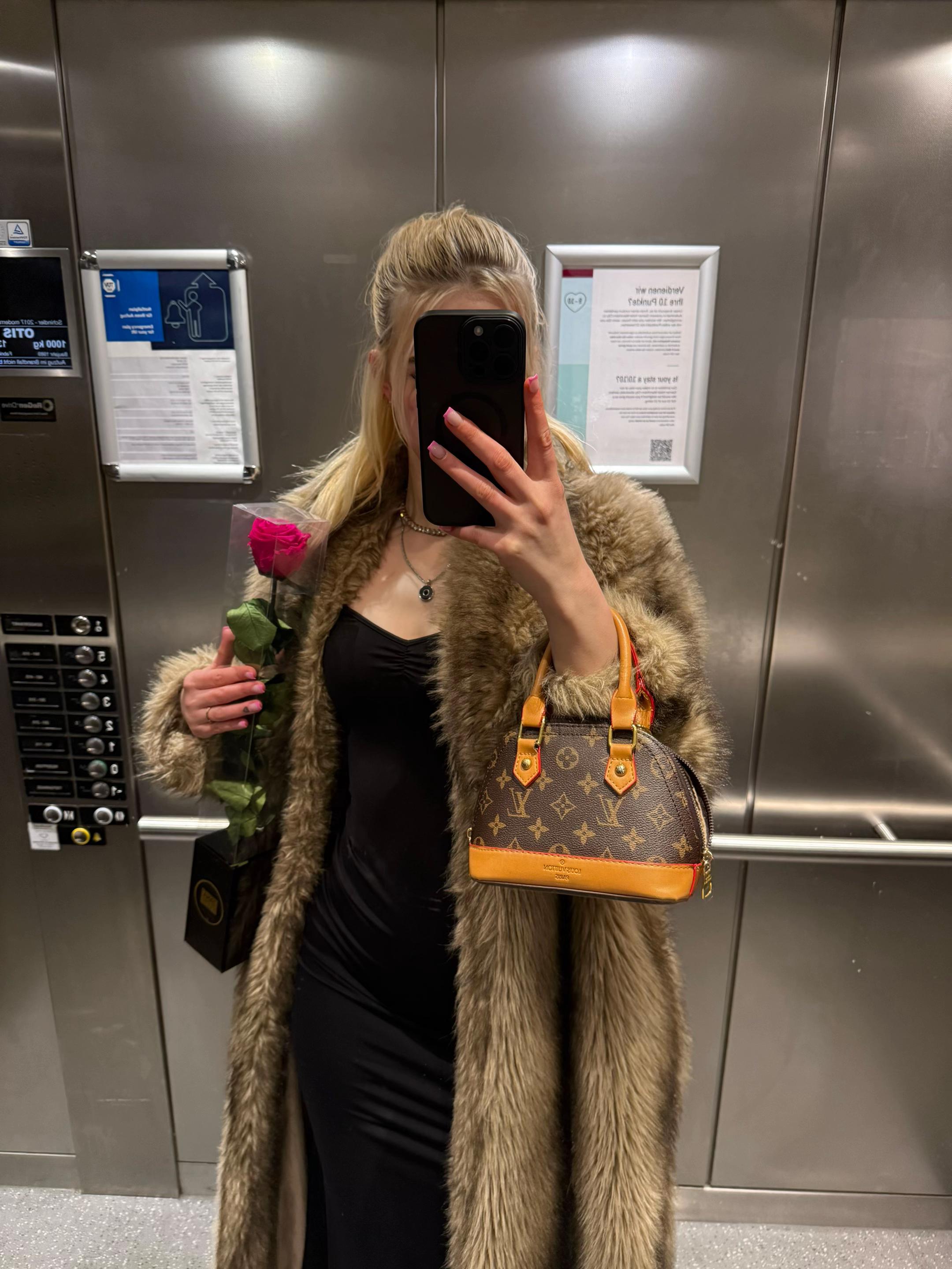 @Oliwka 🦢🥀✨👸🏼
