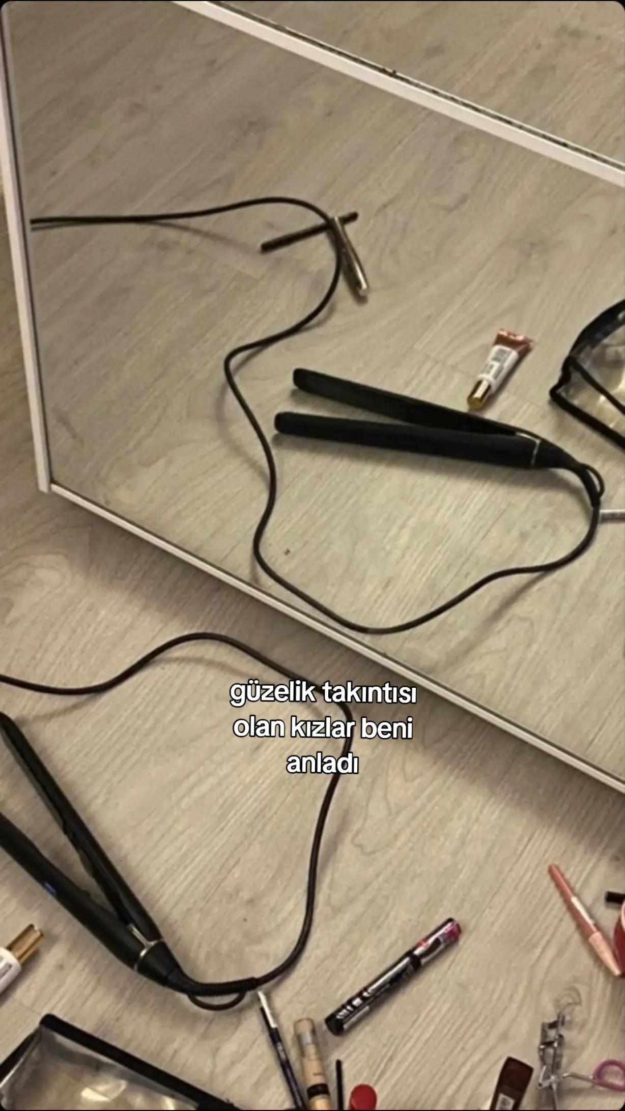 @ᔕIᗰᗩY