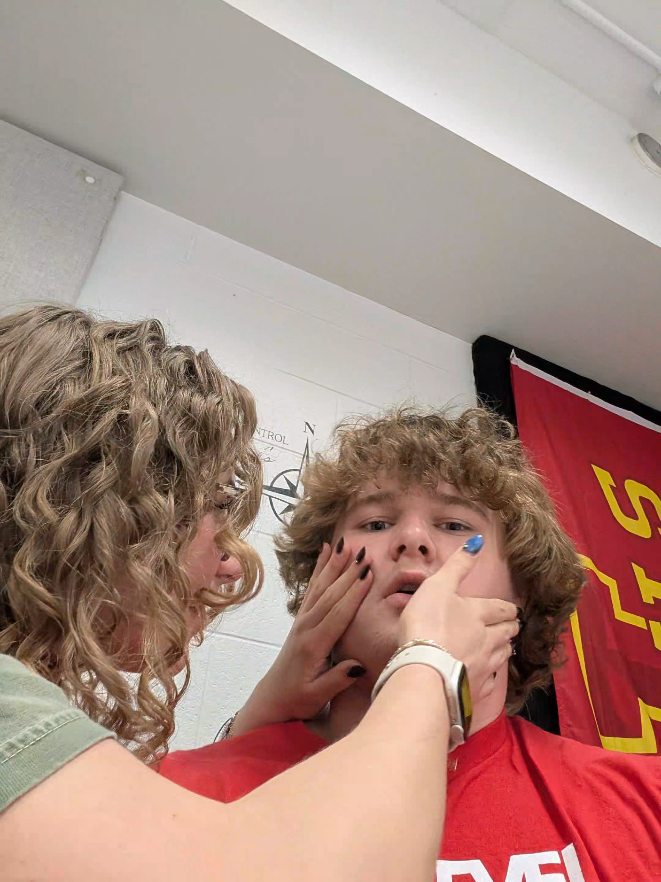 @Isaac_Curls