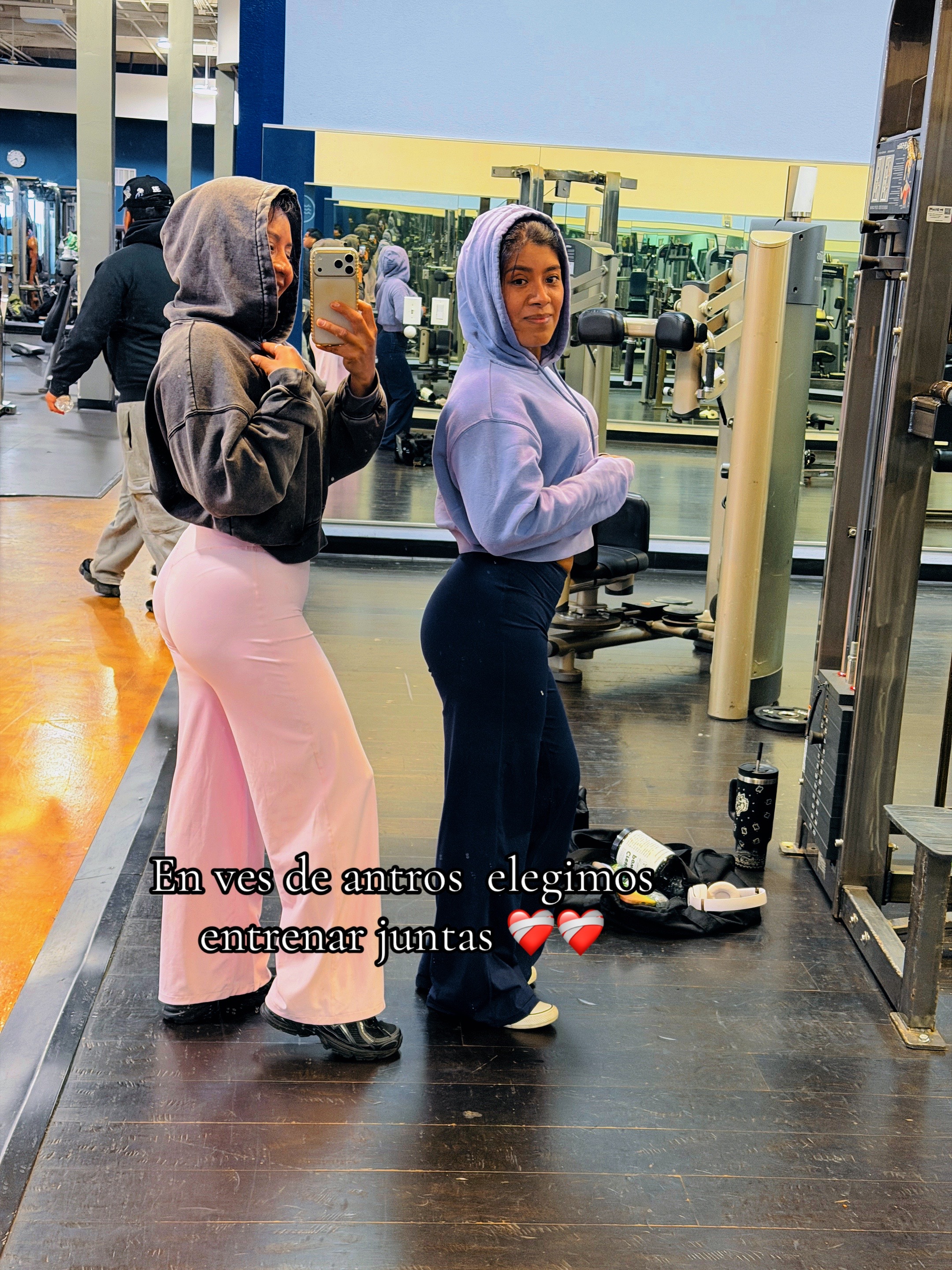 @𝒞𝒽𝑒𝓁𝒶 𝓂𝑒𝓃𝒹𝑒𝓏 ☘️🌺