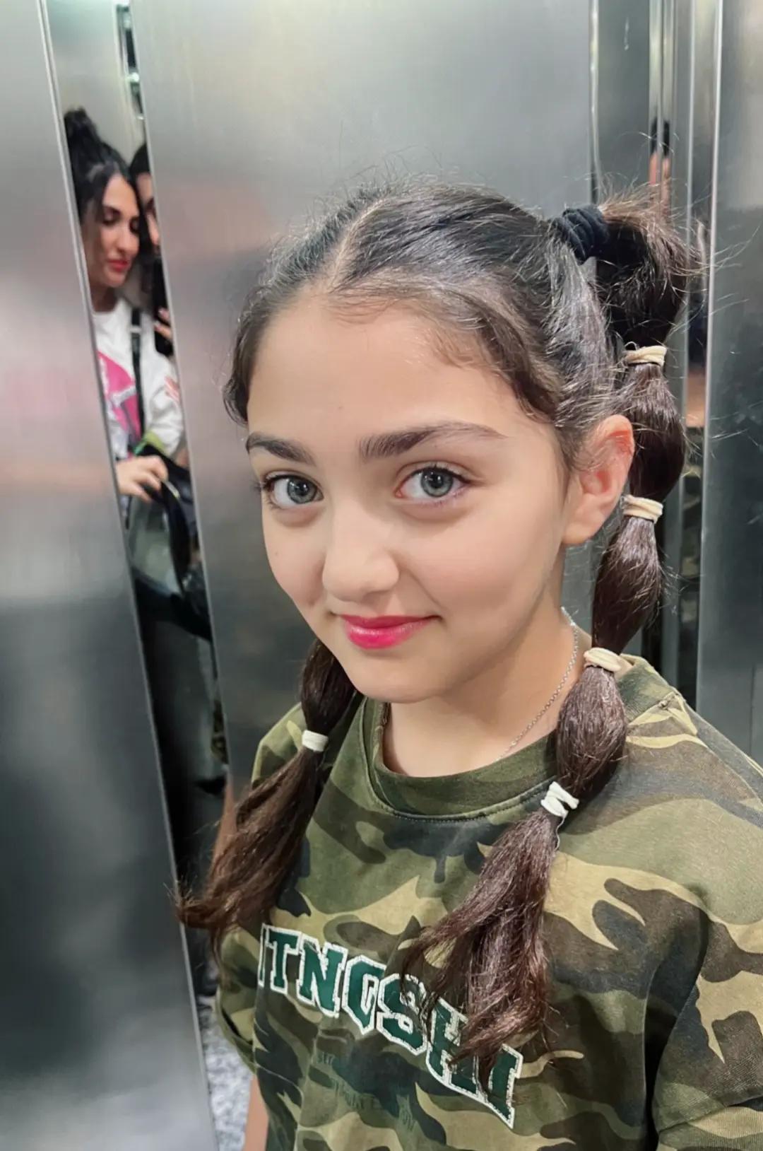 @ᴬⁿᵃhiᵗᵃ 🪷