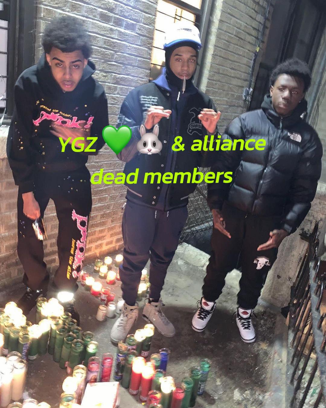 @⃟