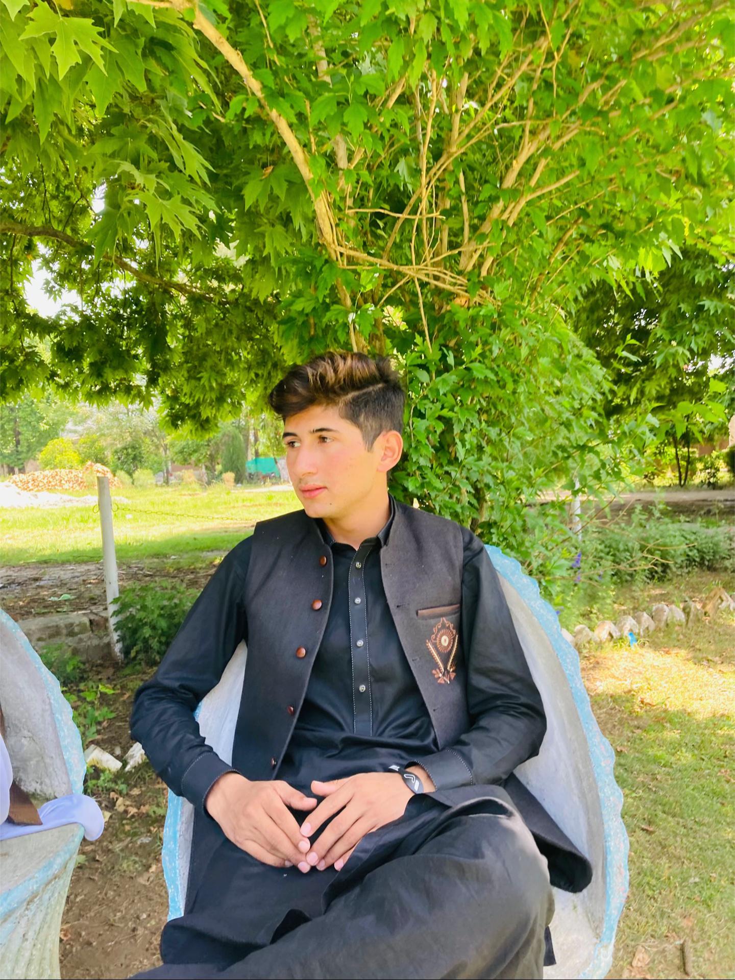 @Hanif Nasim🍫🏏
