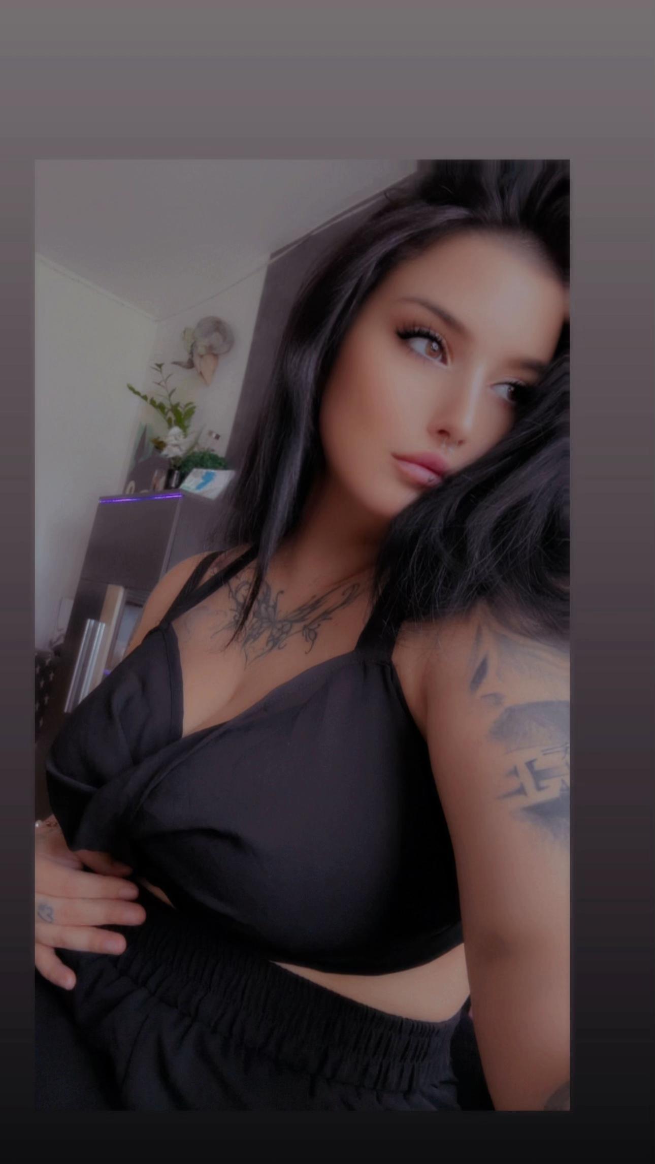 @𝒜𝓁𝓁 e𝓎𝑒𝓈 o𝓃𝑒 𝓂𝑒🌸